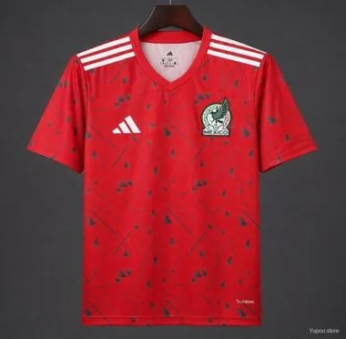 Camisa de futebol vermelha do México 2026 com triângulos geométricos verdes e riscas – tamanhos S a S-XL