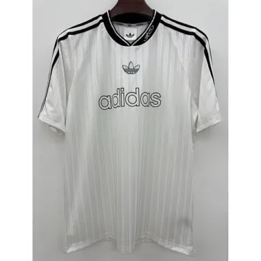 T-shirt branca Adi 2026