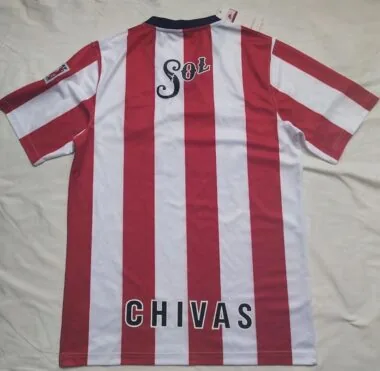 Maillot domicile des Chivas 07, rouge et blanc