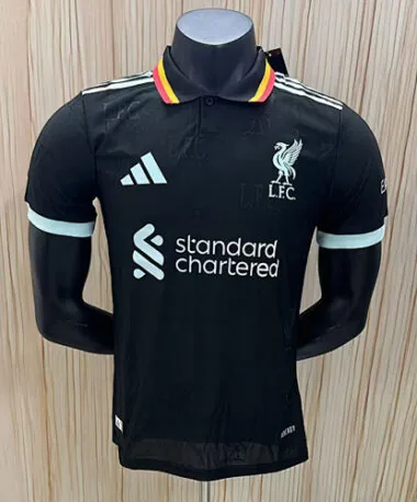 Liverpool 2026/27 - Polo Preto - Versão para Jogadores