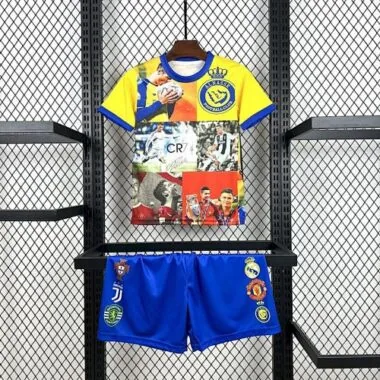 Equipamento infantil «Mix» de Cristiano Ronaldo 2025/26, com todos os clubes