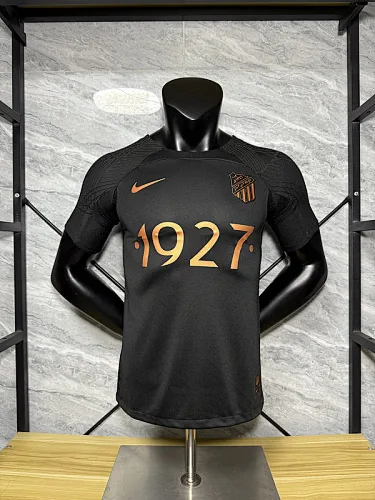 25-26 Al-Ittihad Club (Jeddah) – Camisola em versão especial para o 1927.º aniversário, versão «Player»