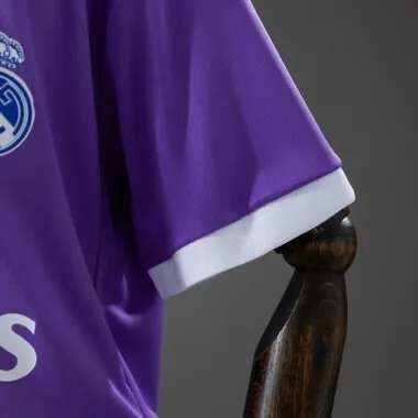 Equipación retro del Real Madrid 2016/17 para niños (visitante), tallas 16-18