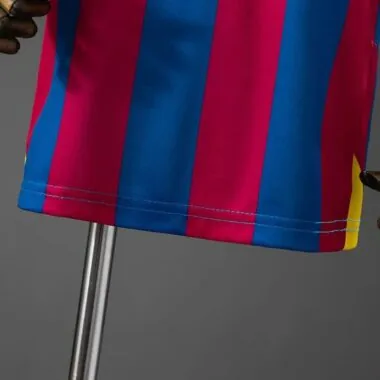 Equipaciones infantiles retro del Barcelona 2005/06 (local, La Liga) tallas 16-28