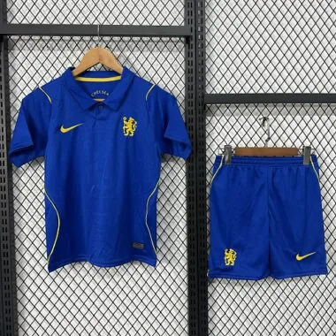 Equipamento infantil de casa do Chelsea para a época 2026/27 (tamanhos 16-28)