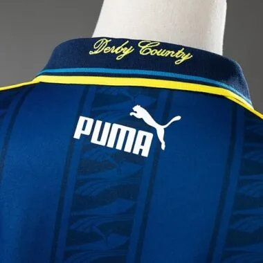 Maillot extérieur rétro du Derby County, saison 1995/96 (tailles S à 2XL)