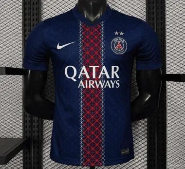 Camiseta local del PSG «2 Star» 2025/26 con la inscripción «Campeones de Europa 2026»