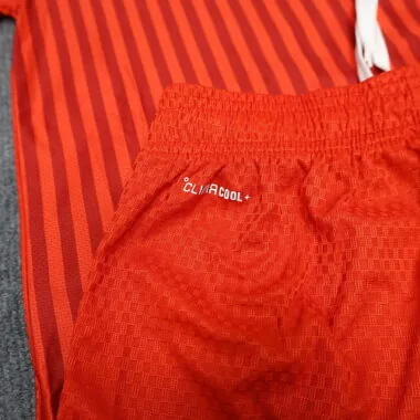 Conjunto de la equipación local del Bayern de Múnich 2026/27 (versión para jugadores) (tallas S-2XL)