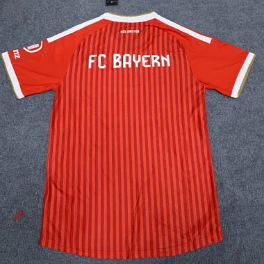 Conjunto de la equipación local del Bayern de Múnich 2026/27 (versión para jugadores) (tallas S-2XL)