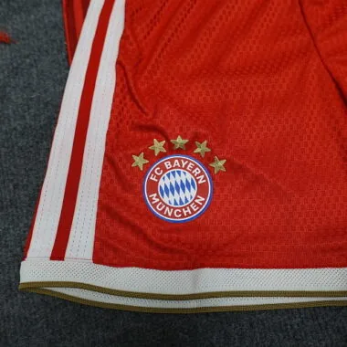Conjunto de la equipación local del Bayern de Múnich 2026/27 (versión para jugadores) (tallas S-2XL)