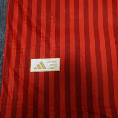 Conjunto de la equipación local del Bayern de Múnich 2026/27 (versión para jugadores) (tallas S-2XL)