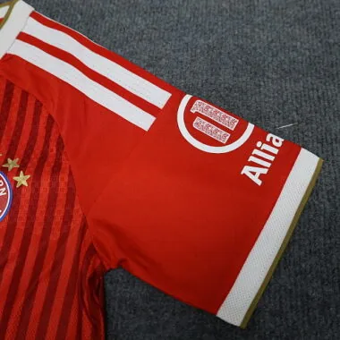 Conjunto de la equipación local del Bayern de Múnich 2026/27 (versión para jugadores) (tallas S-2XL)