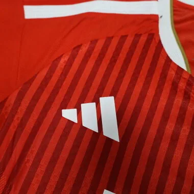 Conjunto de la equipación local del Bayern de Múnich 2026/27 (versión para jugadores) (tallas S-2XL)