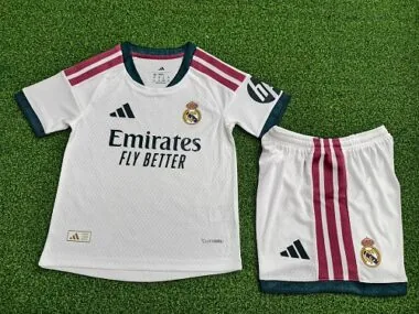 Equipamento infantil do Real Madrid 2026/27 (versão de jogo em casa) - Camisolas, tamanhos 16-28