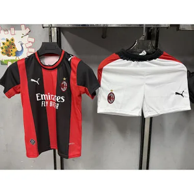 AC Milan 2026/27 thuisoutfit voor kinderen met witte broek, maat 16-28