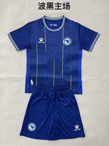 Equipamento Infantil da Bósnia-Herzegovina para o Campeonato do Mundo de Futebol de 2026 – Camisola de casa, tamanhos 16-28
