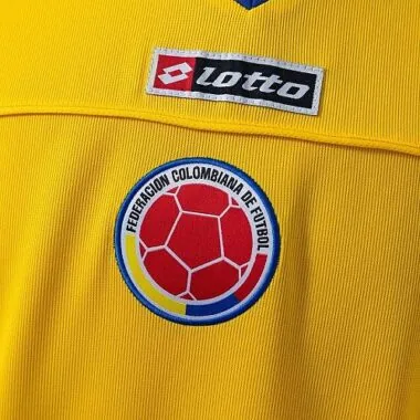 Retro 2003/05 Colombia home jersey (S-XXL)