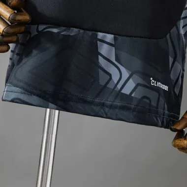 Manchester United 2026/27 Black Goalkeeper Kids Kit 16-28