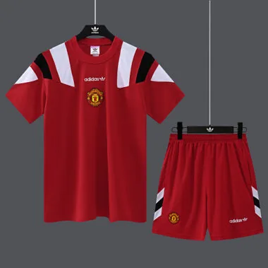 Manchester United 2026/27 Red Retro-Style Jersey and Shorts Set S-2XL