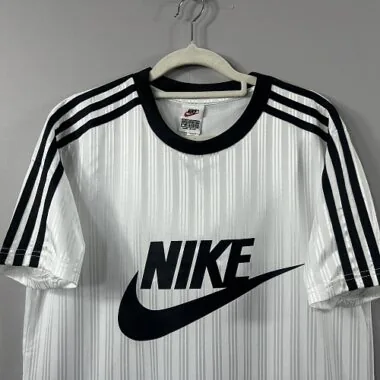 Nike Classic White Shirt (S-2XL)